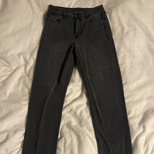 Baggy black pants